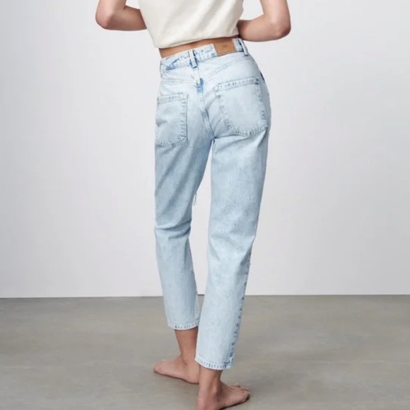 Zara woman’s Ripped acid wash high rise mom fit denim jeans pants size 4 - Picture 2 of 11